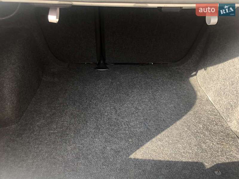 Седан Volkswagen Polo 2012 в Киеве