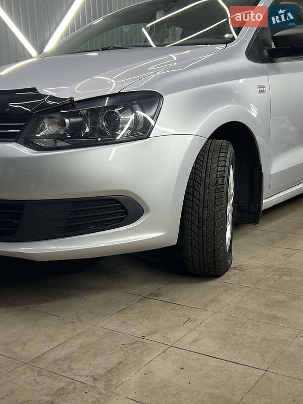 Седан Volkswagen Polo 2011 в Чернигове фото 5 Седан Volkswagen Polo 2011 в Чернигове