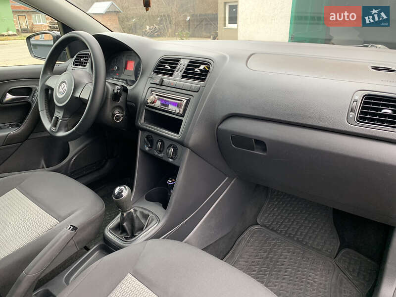Седан Volkswagen Polo 2012 в Долине фото 15 Седан Volkswagen Polo 2012 в Долине