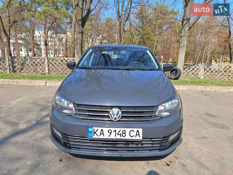 Седан Volkswagen Polo 2016 в Сарнах