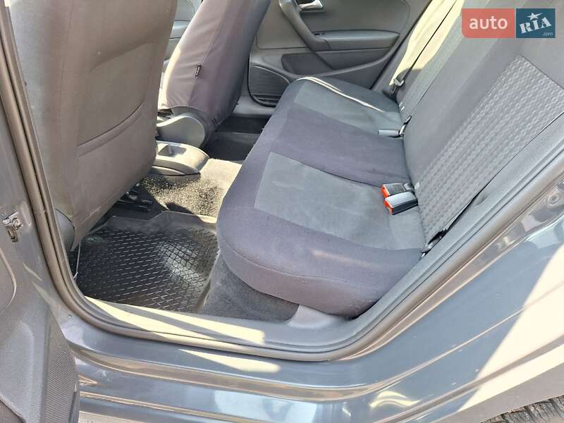 Седан Volkswagen Polo 2016 в Сарнах