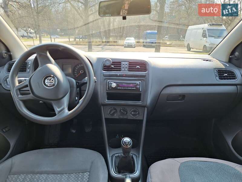 Седан Volkswagen Polo 2016 в Сарнах