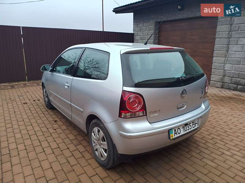 Хэтчбек Volkswagen Polo 2006 в Мукачево