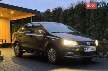 Седан Volkswagen Polo 2016 в Дубно