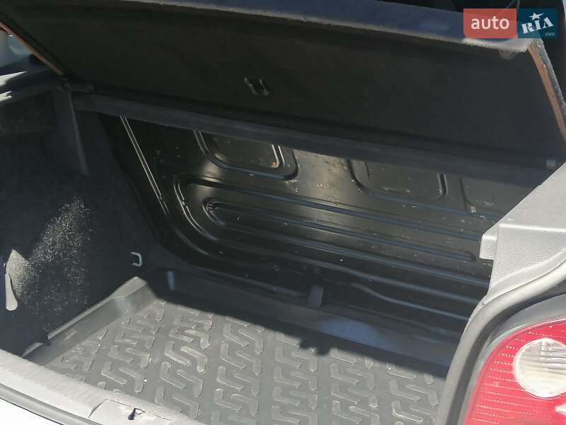 Хэтчбек Volkswagen Polo 2003 в Луцке