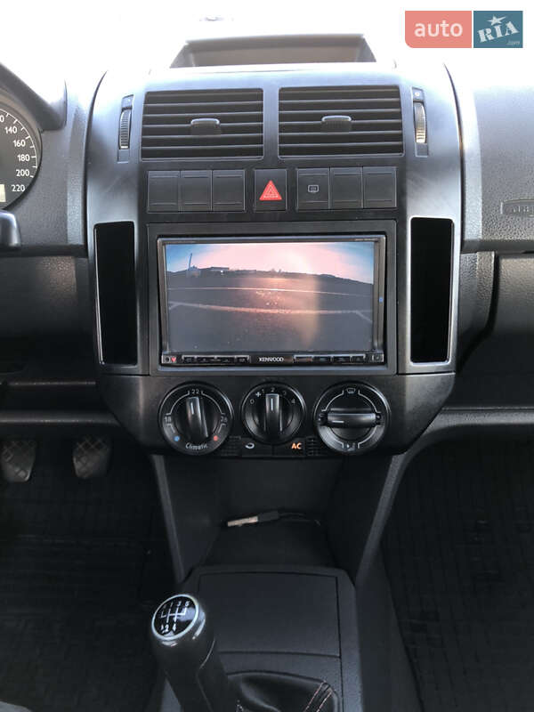 Хэтчбек Volkswagen Polo 2005 в Черновцах