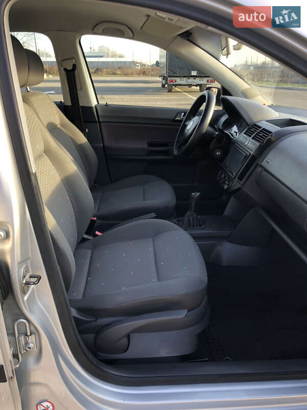 Хэтчбек Volkswagen Polo 2005 в Черновцах