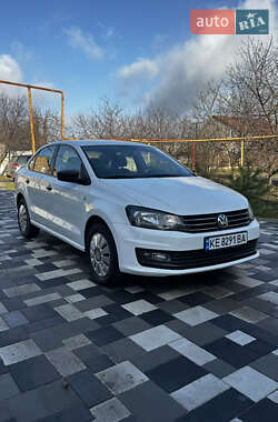 Седан Volkswagen Polo 2018 в Днепре
