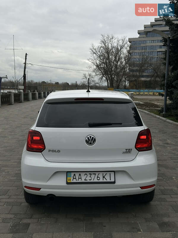 Хетчбек Volkswagen Polo 2016 в Дніпрі