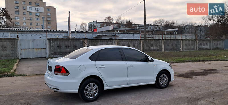 Седан Volkswagen Polo 2017 в Жовтих Водах