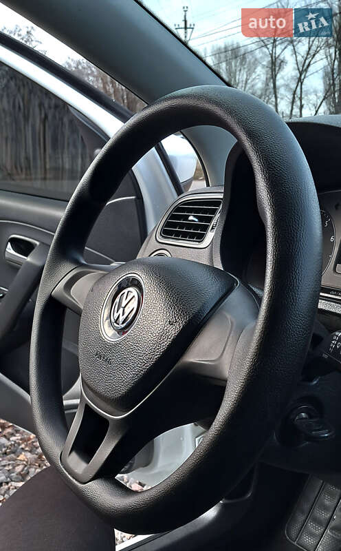 Седан Volkswagen Polo 2017 в Жовтих Водах