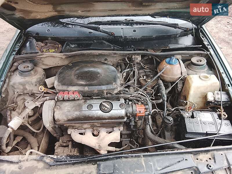 Седан Volkswagen Polo 1998 в Хмельницком