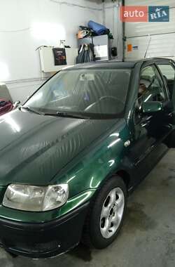 Хэтчбек Volkswagen Polo 2001 в Тысменице