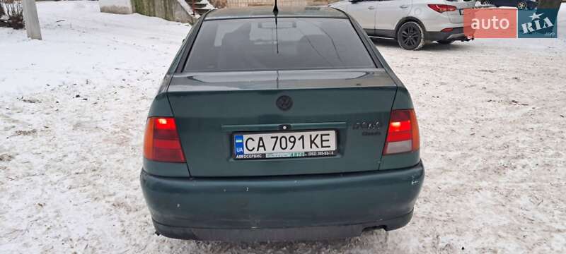 Седан Volkswagen Polo 1998 в Каневе