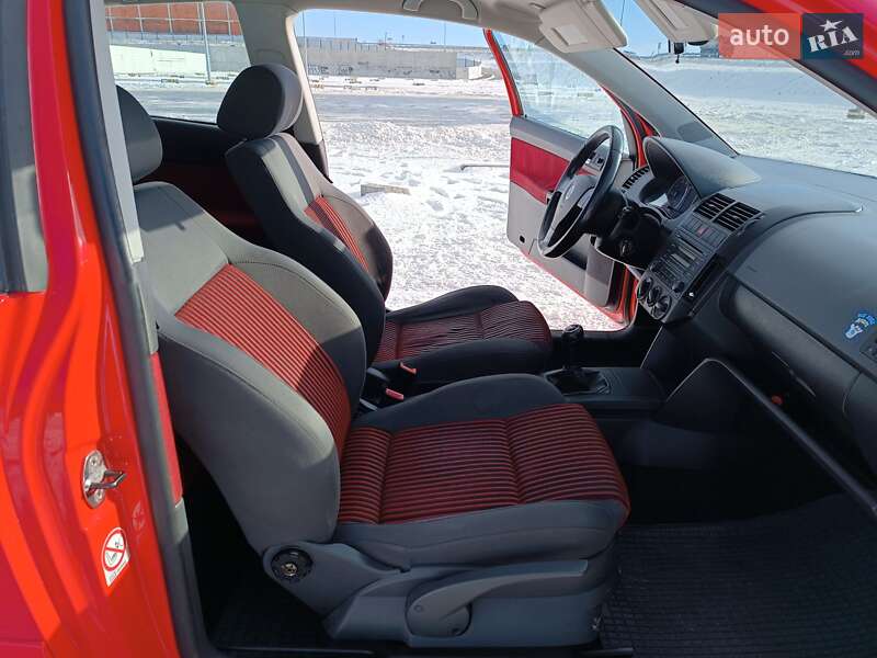 Хэтчбек Volkswagen Polo 2005 в Львове