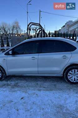Седан Volkswagen Polo 2013 в Тернополі
