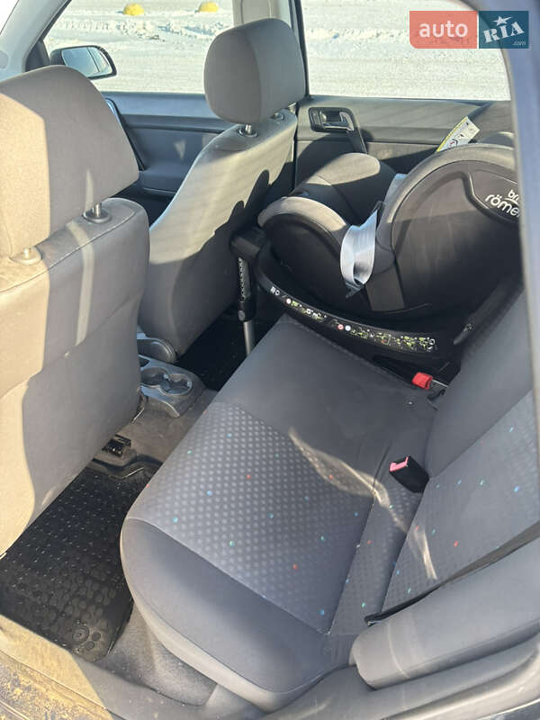 Хэтчбек Volkswagen Polo 2004 в Киеве