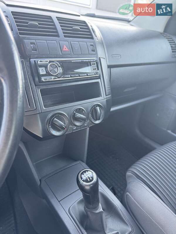 Хетчбек Volkswagen Polo 2006 в Рівному