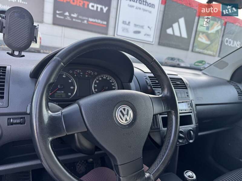 Хетчбек Volkswagen Polo 2006 в Рівному