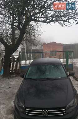 Седан Volkswagen Polo 2016 в Сторожинце