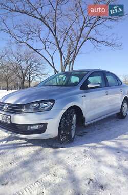 Седан Volkswagen Polo 2019 в Днепре