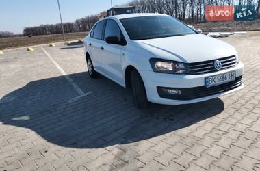 Седан Volkswagen Polo 2017 в Луцке