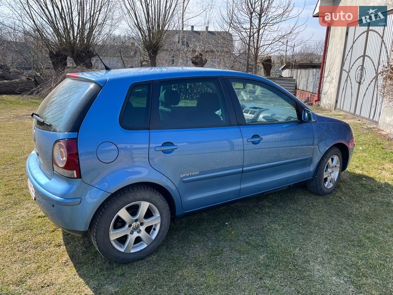 Хэтчбек Volkswagen Polo 2008 в Черновцах