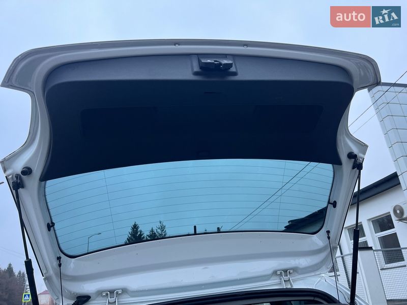 Хэтчбек Volkswagen Polo 2016 в Львове