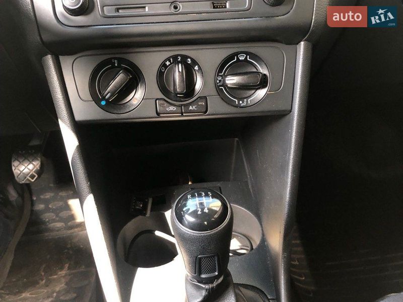 Седан Volkswagen Polo 2019 в Чернигове