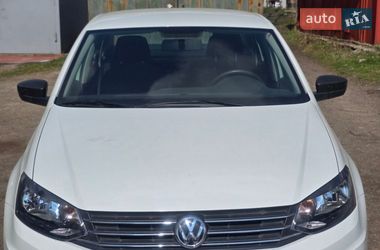 Седан Volkswagen Polo 2016 в Калинівці