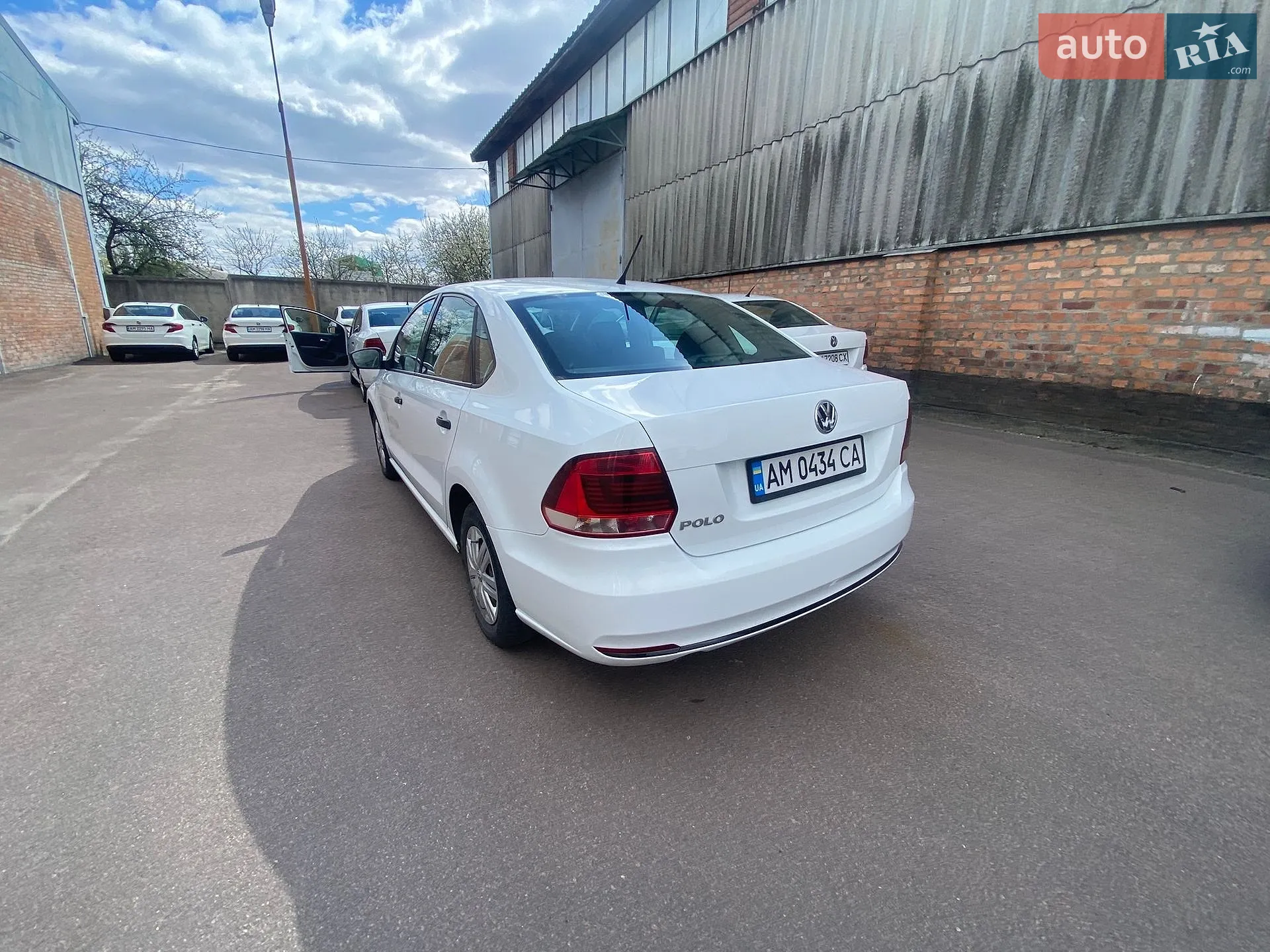 2016 Volkswagen Polo - мініатюра 15