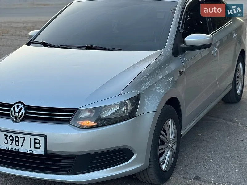 Volkswagen Polo 2011 VIN XW8ZZZ61ZCG027646 фото оголошення 48 з 82