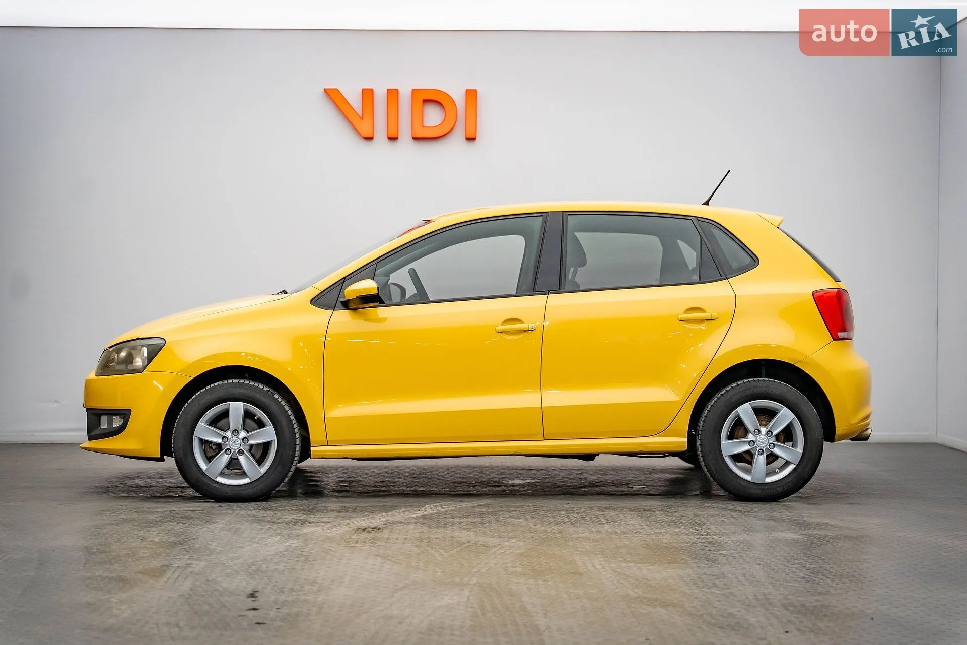 2010 Volkswagen Polo - мініатюра 3