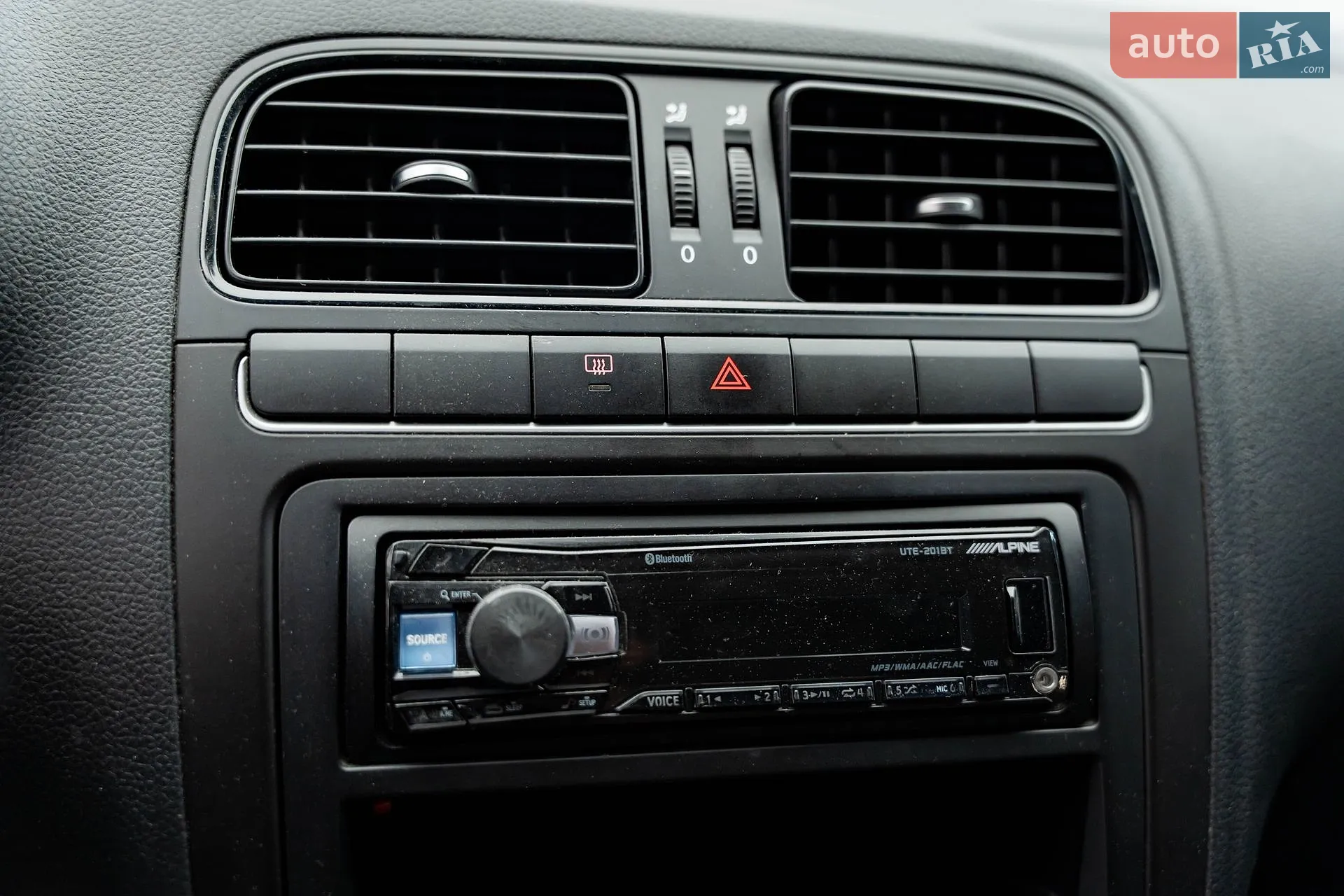 2010 Volkswagen Polo - мініатюра 16