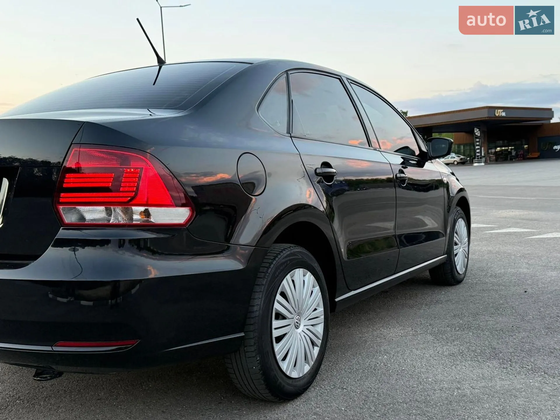 2017 Volkswagen Polo - мініатюра 2