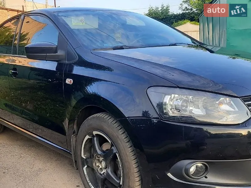 Volkswagen Polo 2011 VIN XW8ZZZ61ZCG027646 фото оголошення 3 з 82