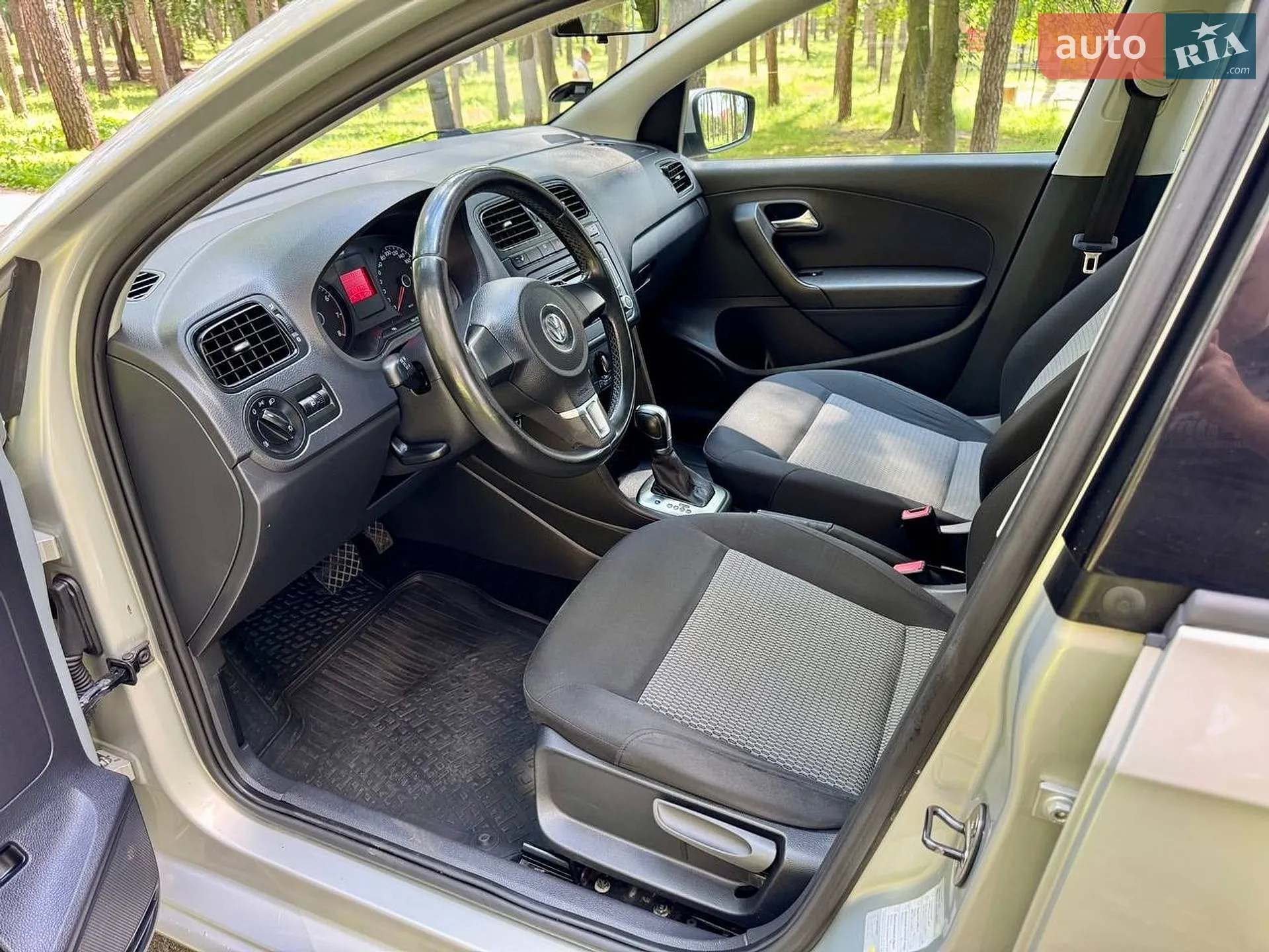 Volkswagen Polo 2013 VIN XW8ZZZ61ZCG066287 фото оголошення 26 з 44