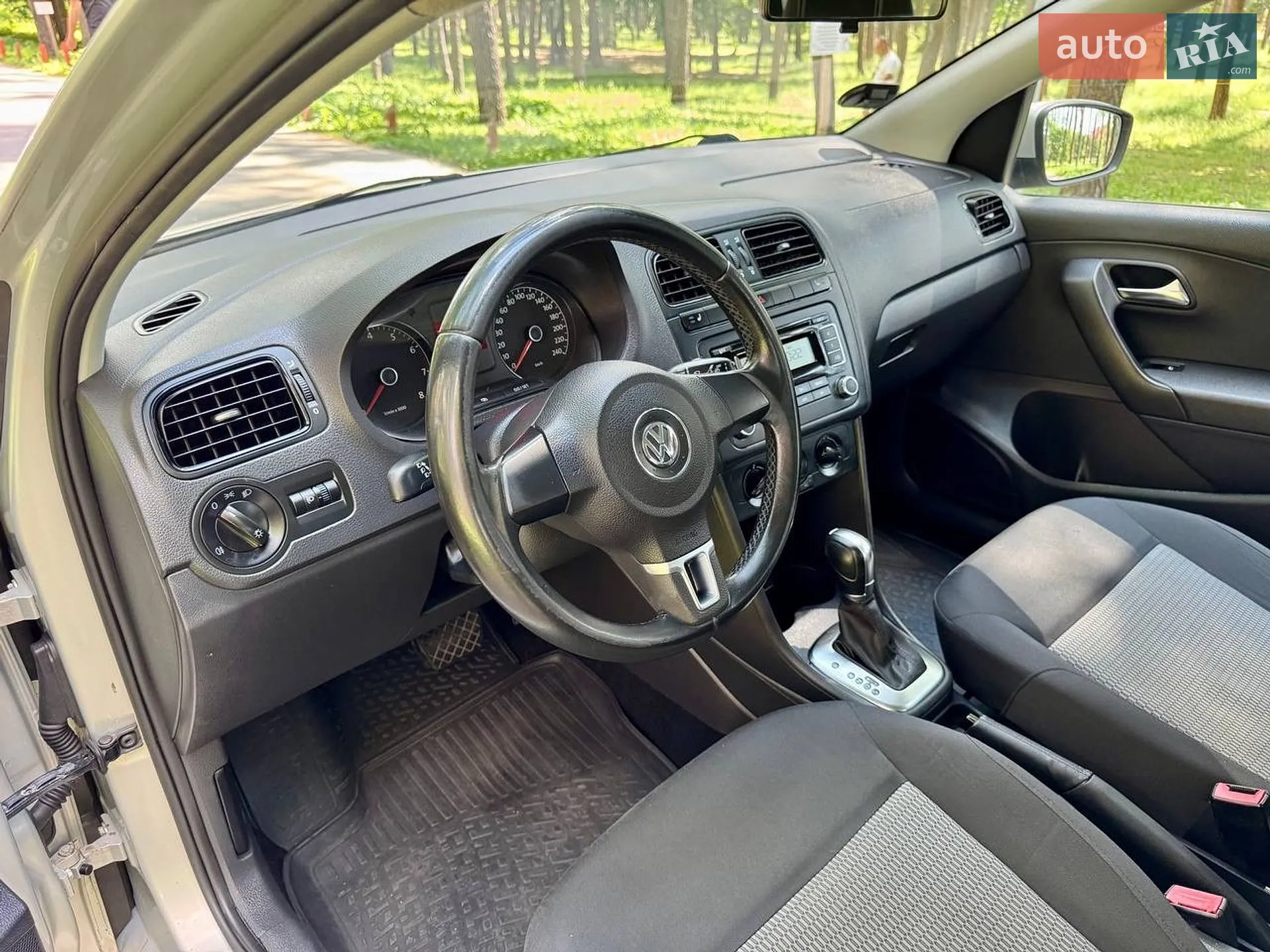 Volkswagen Polo 2013 VIN XW8ZZZ61ZCG066287 фото оголошення 20 з 44