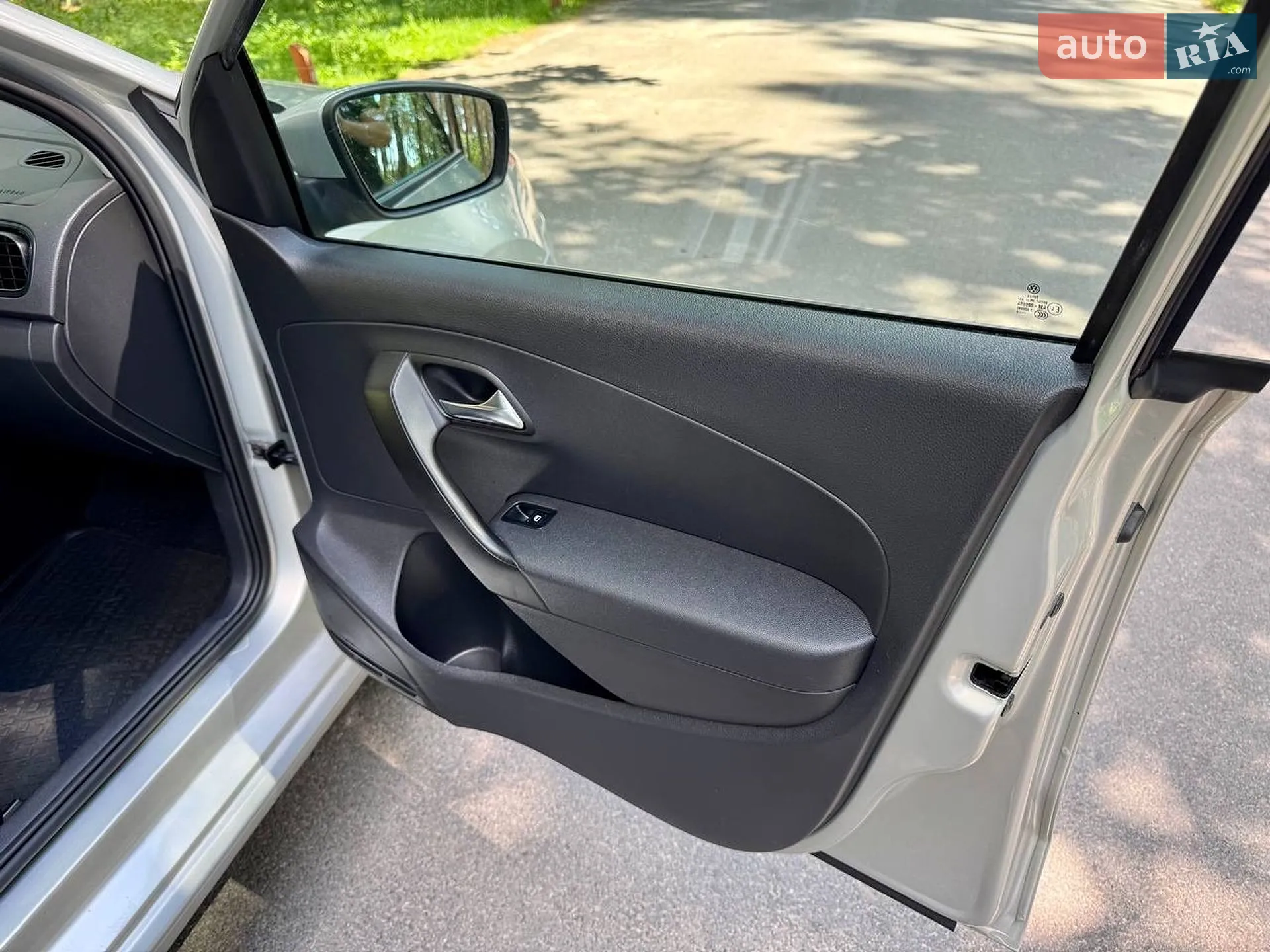 Volkswagen Polo 2013 VIN XW8ZZZ61ZCG066287 фото оголошення 30 з 44