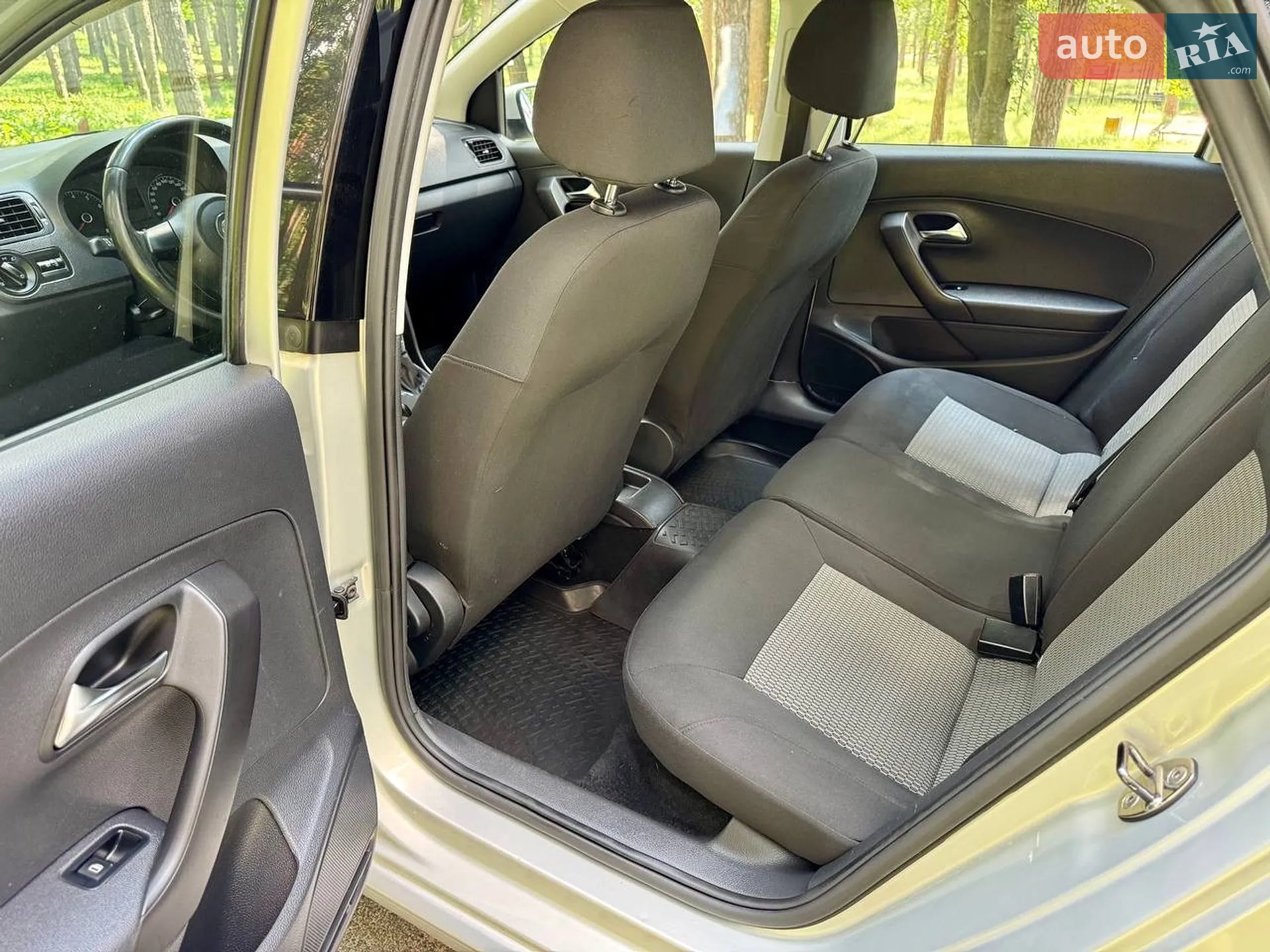 Volkswagen Polo 2013 VIN XW8ZZZ61ZCG066287 фото оголошення 28 з 44