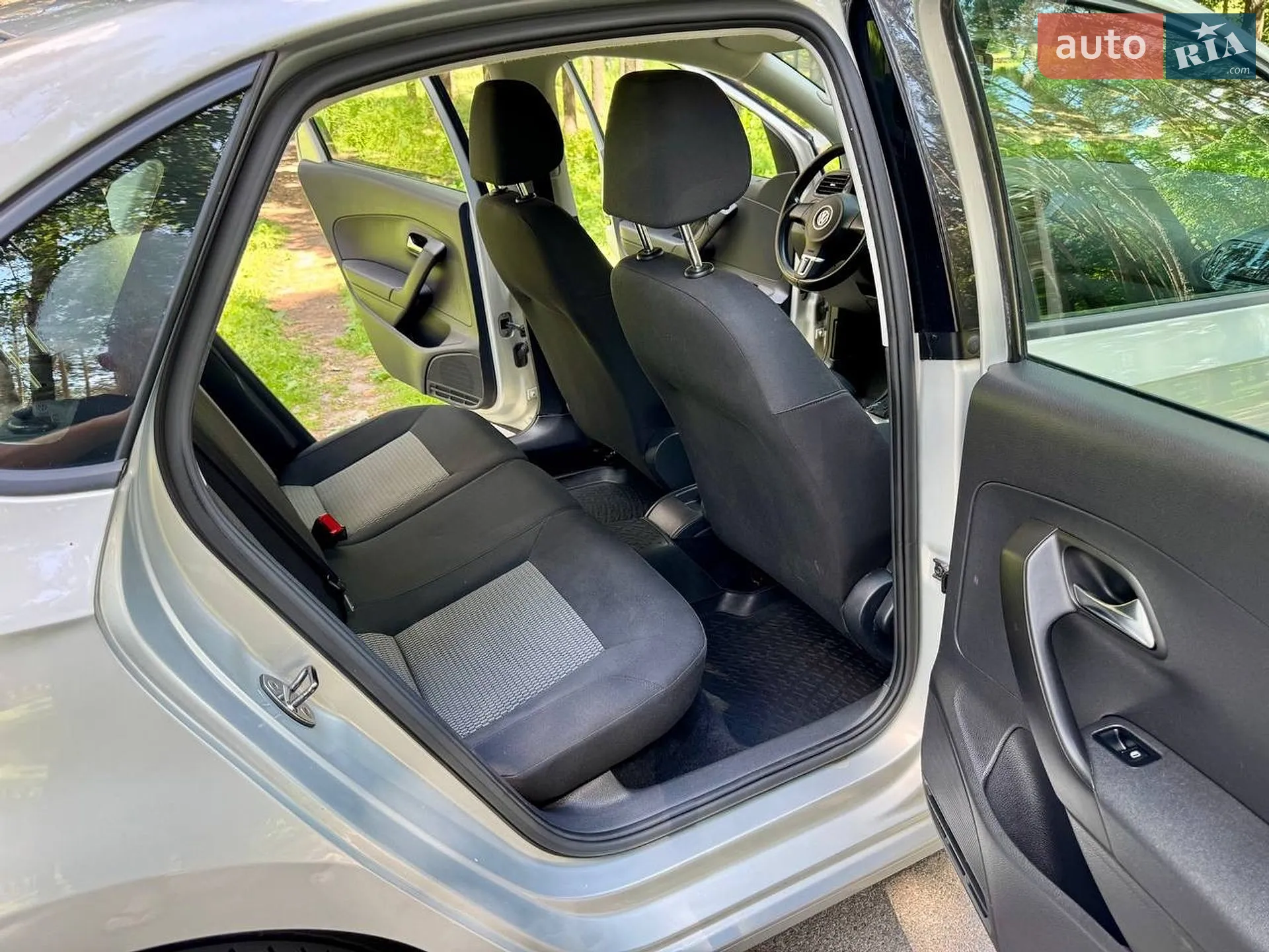 Volkswagen Polo 2013 VIN XW8ZZZ61ZCG066287 фото оголошення 29 з 44