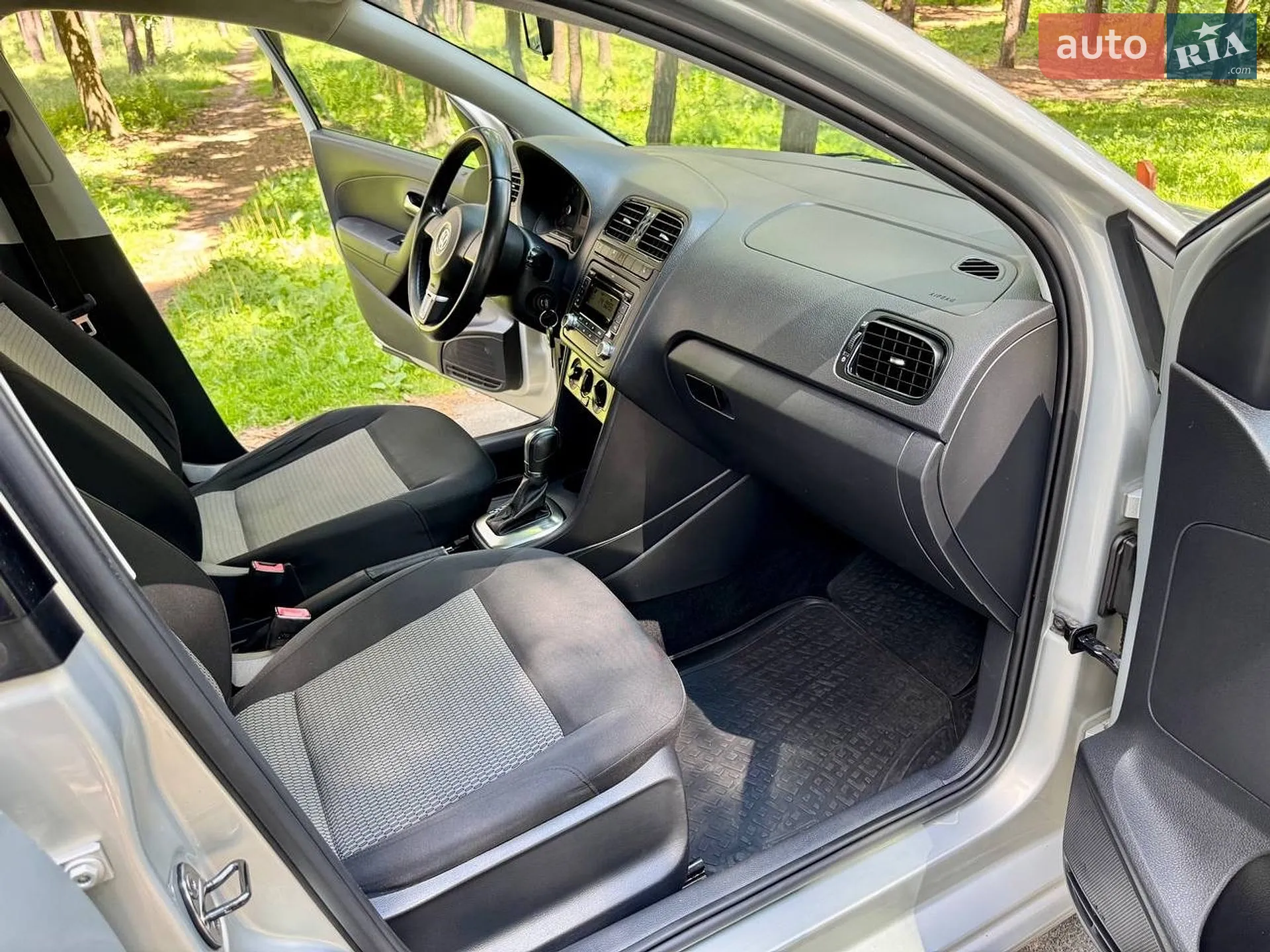 Volkswagen Polo 2013 VIN XW8ZZZ61ZCG066287 фото оголошення 22 з 44