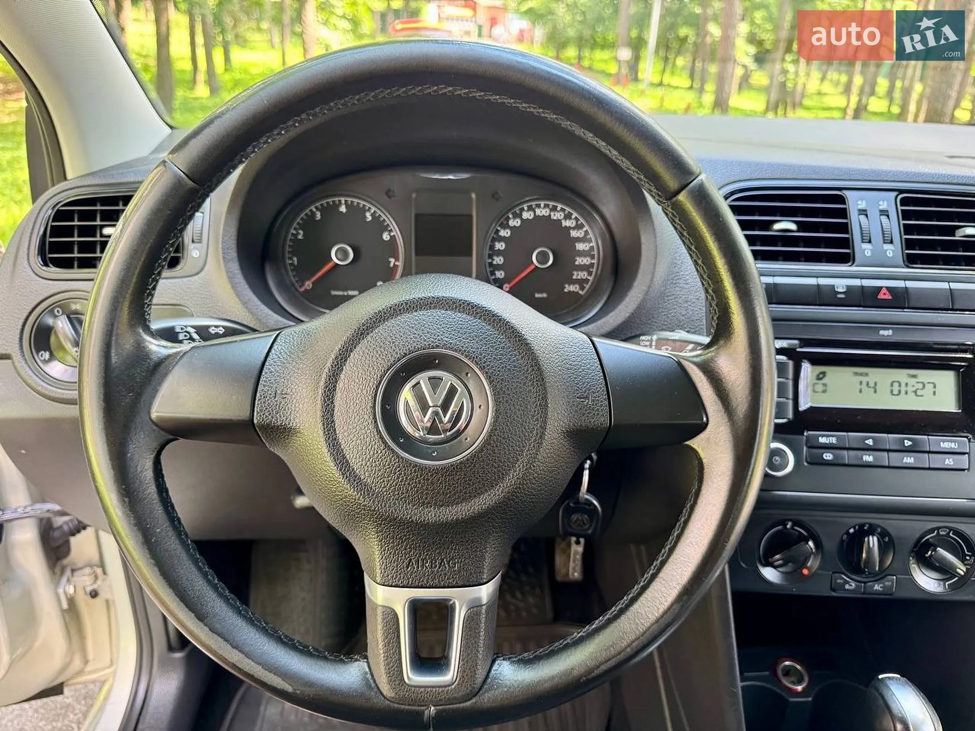 Volkswagen Polo 2013 VIN XW8ZZZ61ZCG066287 фото оголошення 32 з 44