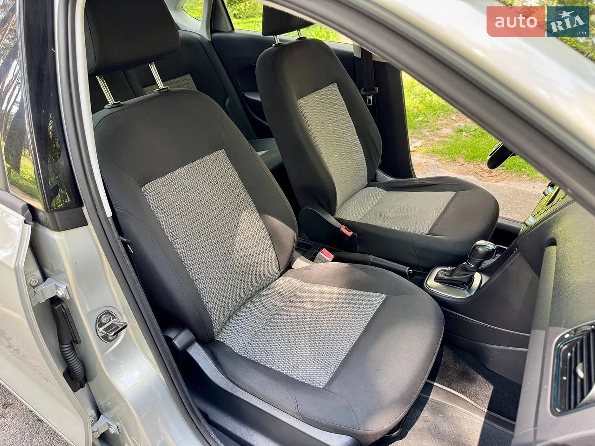 Volkswagen Polo 2013 VIN XW8ZZZ61ZCG066287 фото оголошення 42 з 44