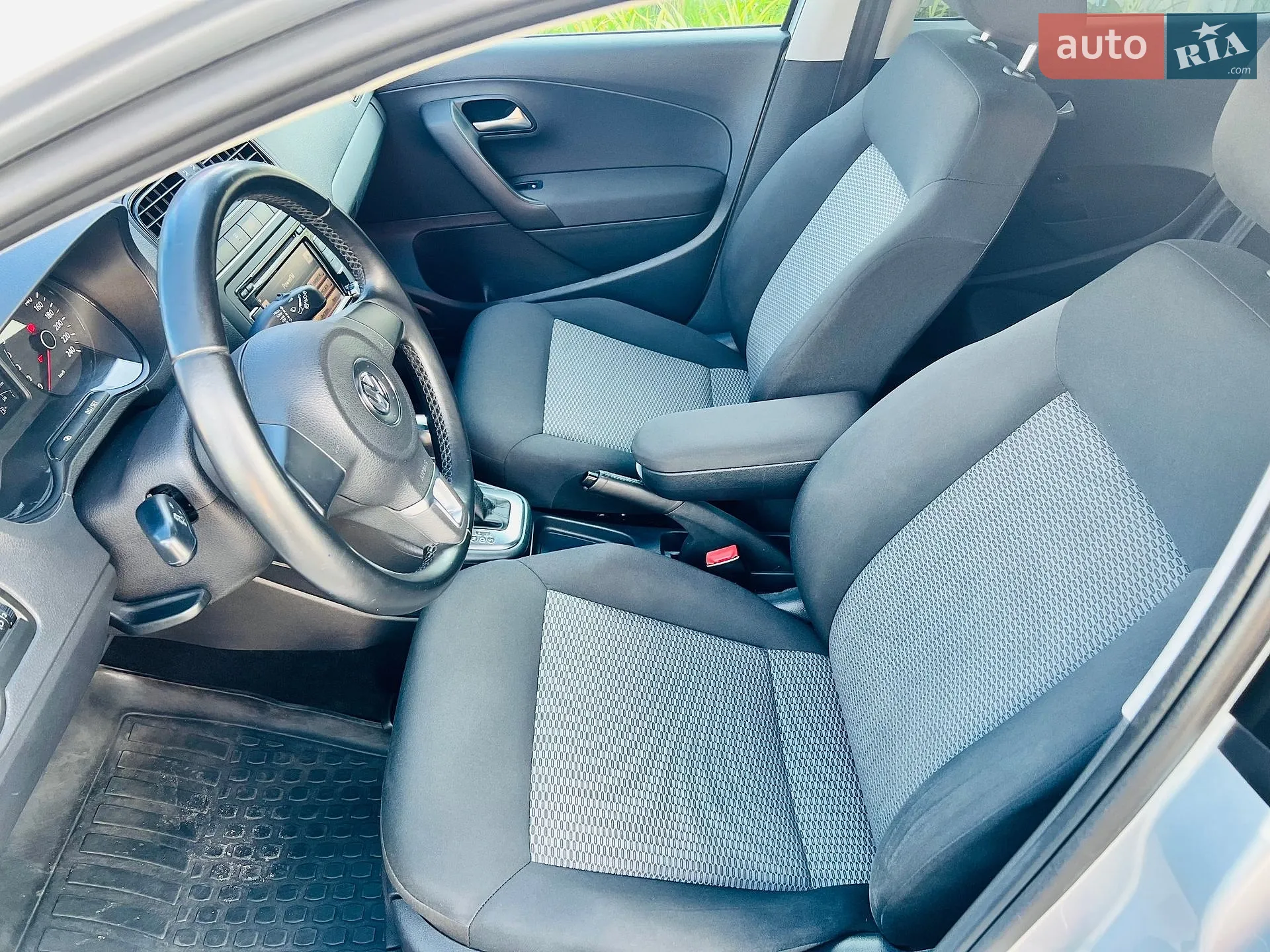 2012 Volkswagen Polo - мініатюра 30