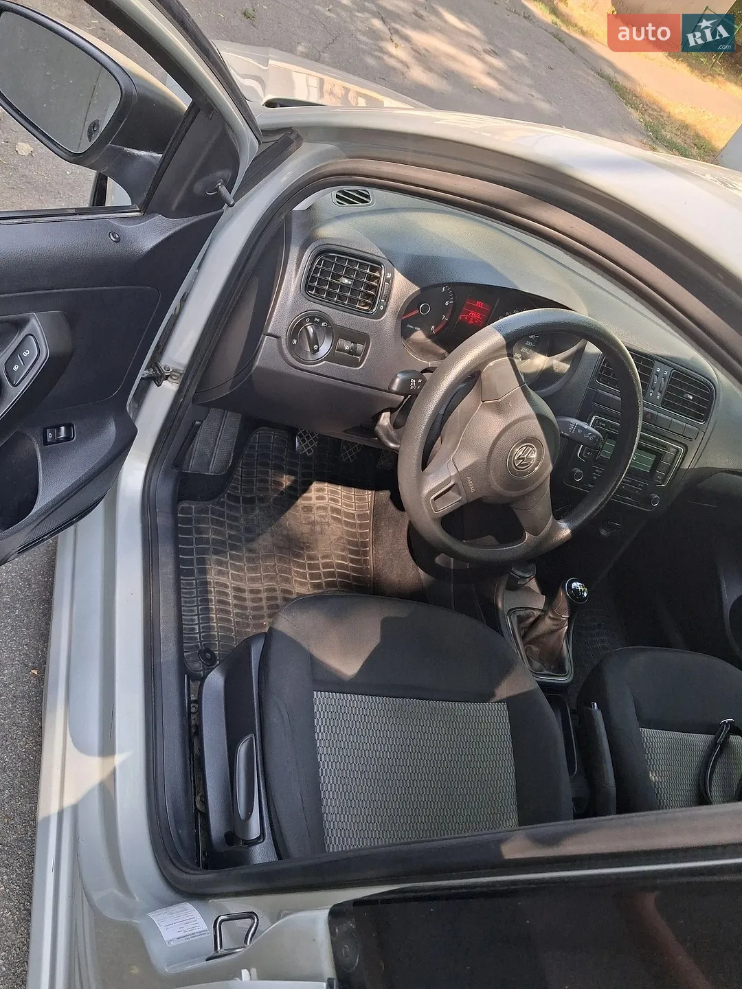 Volkswagen Polo 2013 VIN XW8ZZZ61ZDG060958 фото оголошення 7 з 12