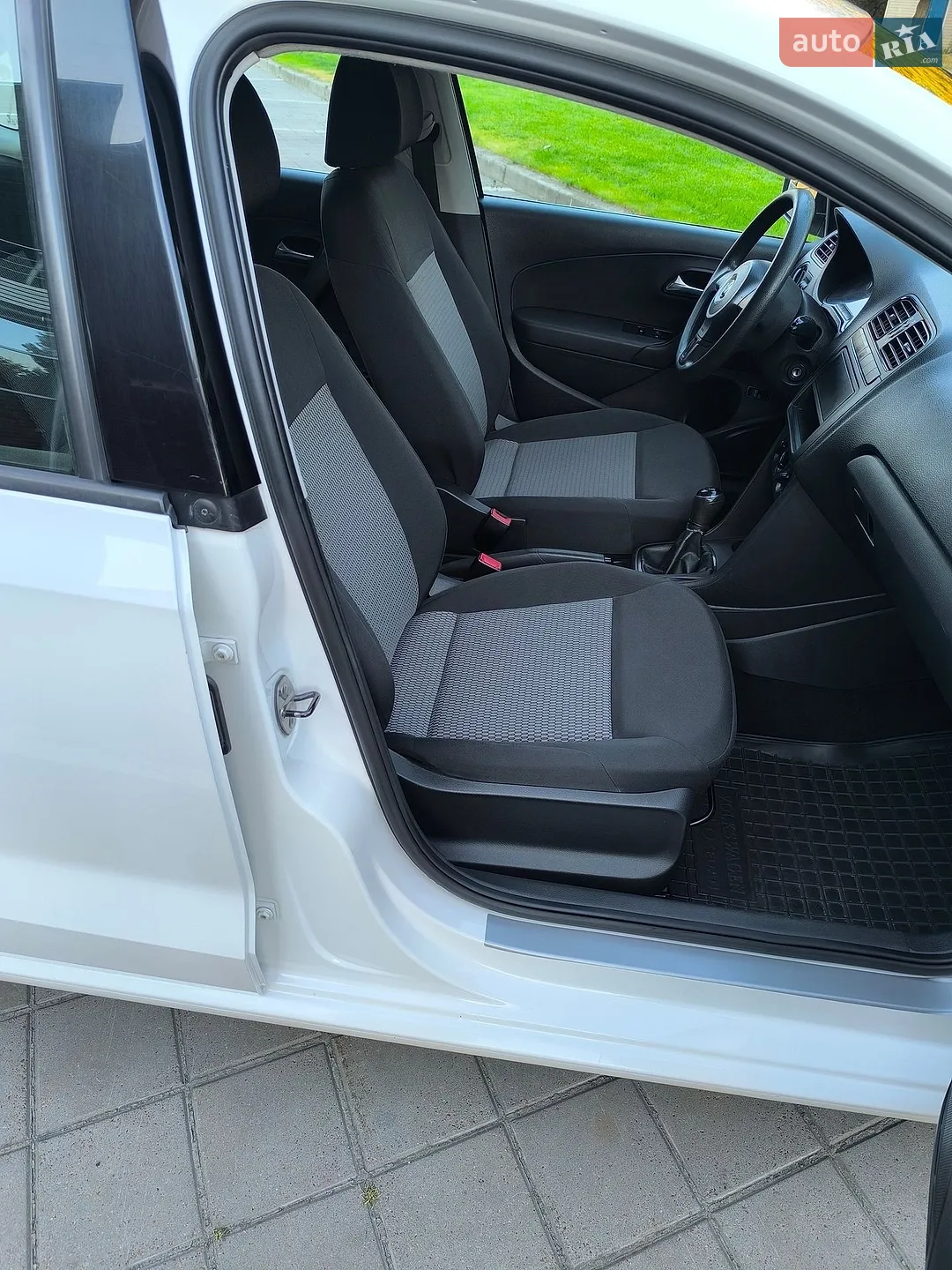2013 Volkswagen Polo - мініатюра 23
