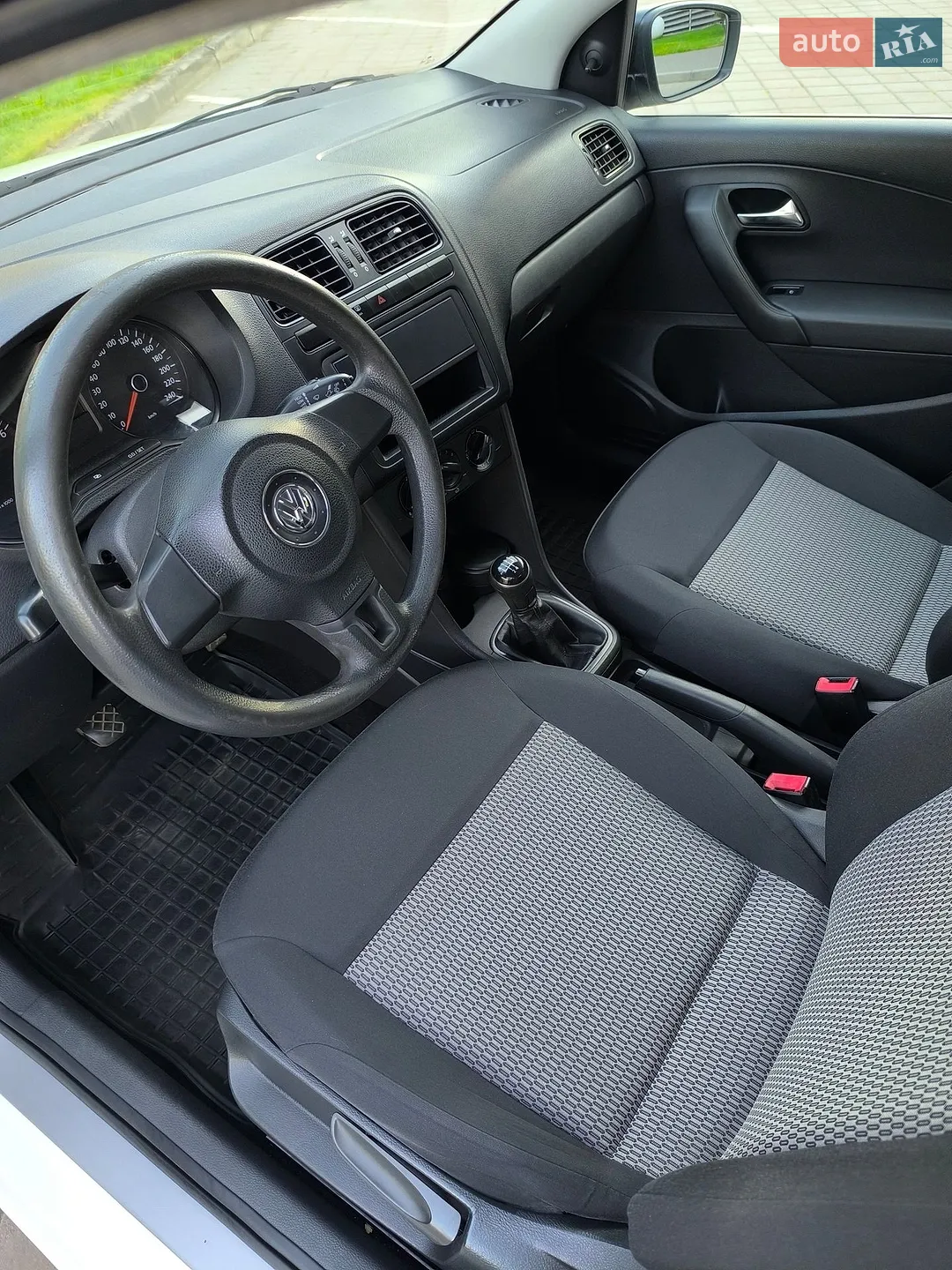 2013 Volkswagen Polo - мініатюра 25