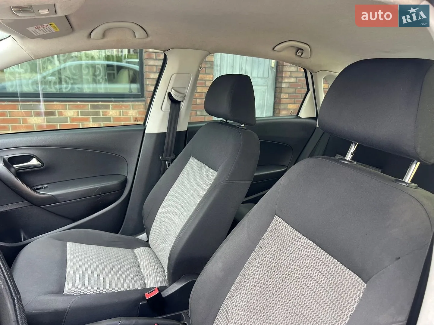 Volkswagen Polo 2013 VIN XW8ZZZ61ZDG060513 фото оголошення 25 з 37