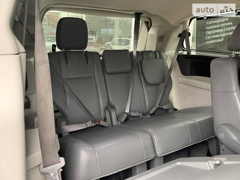 Мінівен Volkswagen Routan 2010 в Полтаві